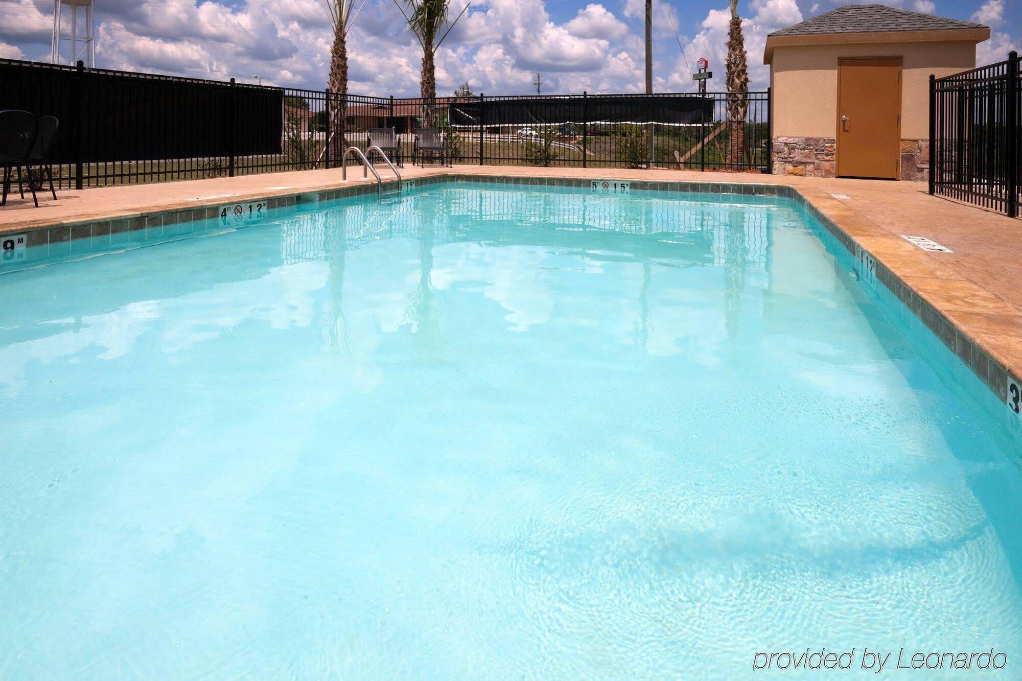 Holiday Inn Express Atmore By Ihg Exterior foto